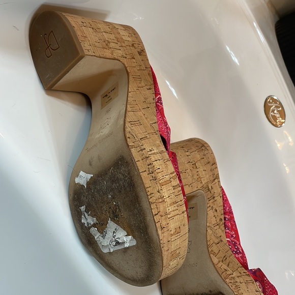Donald J  PLiner Cork Wedge Hot pink bandana print. EUC SZ 8 - Picture 3 of 6